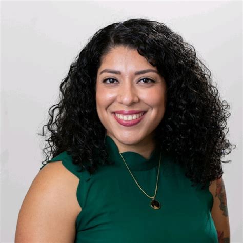 gabriela hernandez bilingual mental health therapist king county sexual assault resource