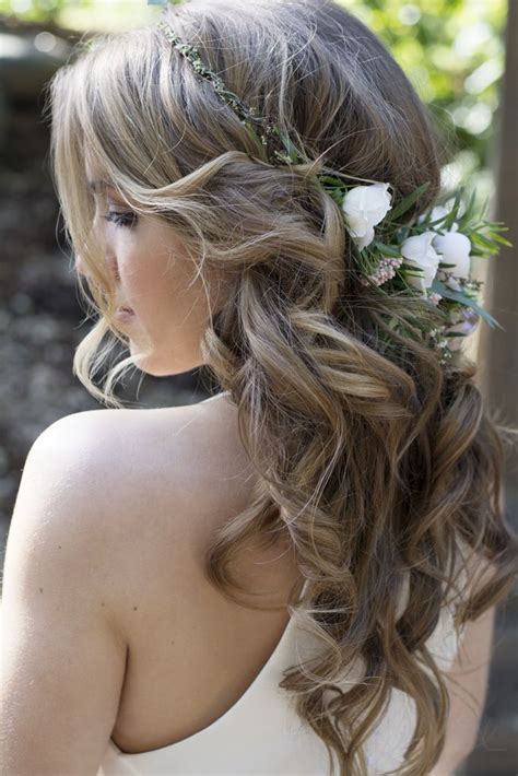 We've combed through (pun intended!) hundreds of real weddings and pulled together our favorite wedding hairstyles that brides have worn down the aisle. Country Blue Wedding Inspiration - Rustic Wedding Chic
