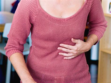 Upper Left Abdominal Pain Under Ribs Symptoms And 18 Causes