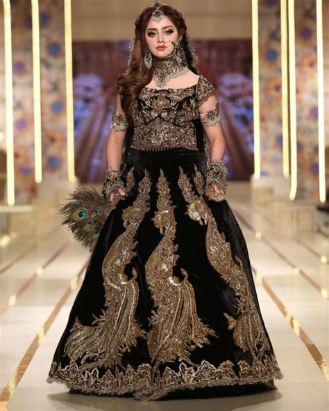 Alizeh Shah Steals The Show At Bridal Couture Week 2021 Pictures