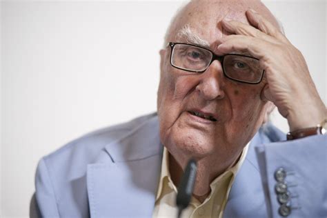 Content may be subject to copyright. Andrea Camilleri morto, da Fiorello a Salvini: tutti i ...