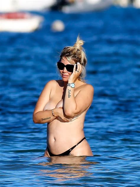 Wanda Nara Se Animó Al Topless Durante Sus Vacaciones En Ibiza Infobae