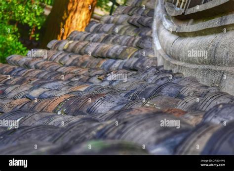 Chinese traditional rooftop hi-res stock photography and images - Alamy