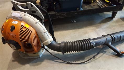 A blower is under a load at all times, a trimmer is under a load as long as the trimmer head is in place and the line is to the correct length. STIHL BR500 GAS BACKPACK BLOWER - Big Valley Auction