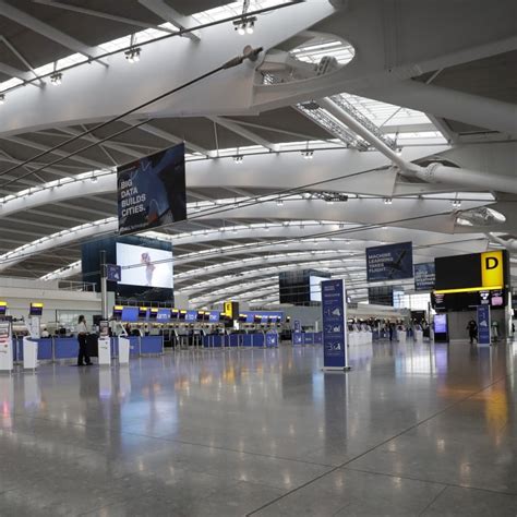 Uks Heathrow Airport Security Staff Call Off Summer Strikes Averting