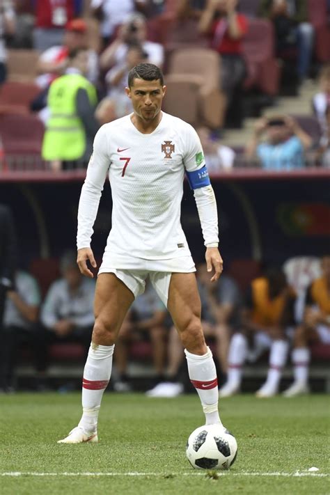 Literally Just A Bunch Of Photos Of Cristiano Ronaldos Thighs In 2021