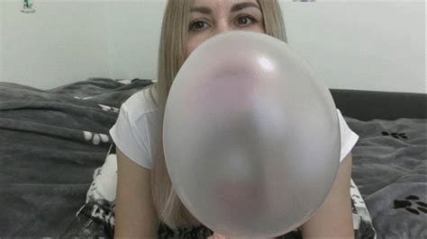 Look At Me And Blow Huge Thick Pink Bubbles Until They Burst Mp4 Full Hd 1080p Walhalla Street