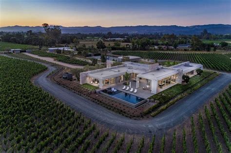 Drink In The Views At These Incredible Vineyard Homes
