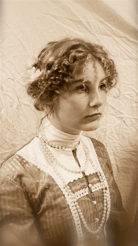 vintage victorian curly hair girl pretty beautiful old photo photographs teen haircuts