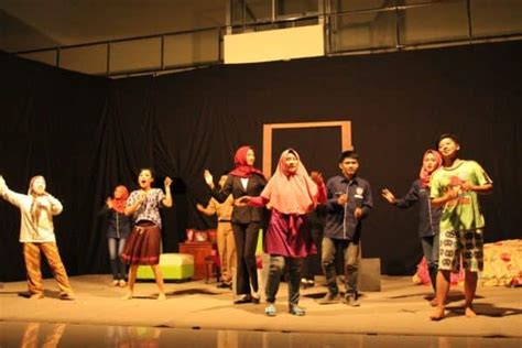 We did not find results for: 10 Contoh Teks Drama Singkat dalam Berbagai Tema (Lengkap)
