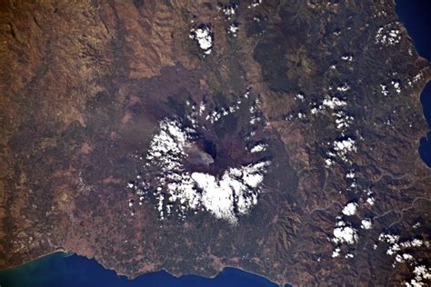 Mount etna, in sicily, just started a new flank eruption, according to official reports. Space in Images - 2019 - 10 - Mount Etna erupting