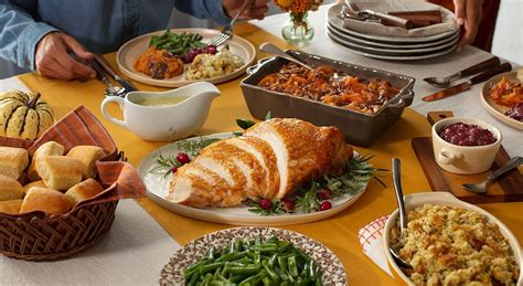 Find nutrition facts for cracker barrel to learn how many calories, fat and carbohydrates are in their menu so you can make healthier food choices. Cracker Barrel Gave A Peek At Its Thanksgiving Dinners And There's An Option For Every Size ...