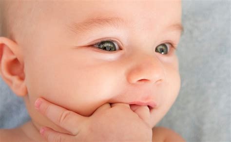 Apabila disebabkan oleh infeksi jamur di mulut bayi, ibu juga harus mendapatkan pengobatan yang sesuai. Penyebab, Cara Mencegah dan Mengobati Sariawan pada Bayi