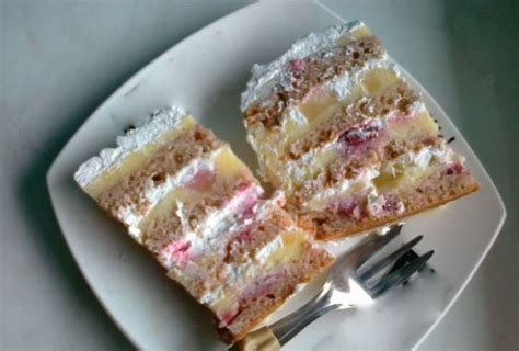 Prvo mesto zauzima torta sa plazmom, jer je zaista neprevazidjena! Posna Moskva šnit torta | Dessert recipes, Posne torte ...
