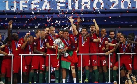 Seleção portuguesa de futebol) היא נבחרת הכדורגל הלאומית של פורטוגל, המייצגת אותה מאז 1921. נבחרת פורטוגל רוצה לעשות עוד היסטוריה - Ourboox