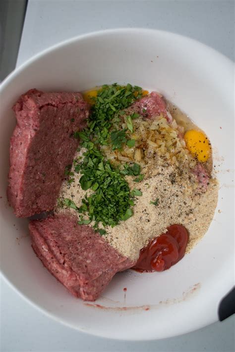My wife loves to make meatloaf and they are the best. How Long To Cook A 2 Pound Meatloaf At 325 Degrees / How ...