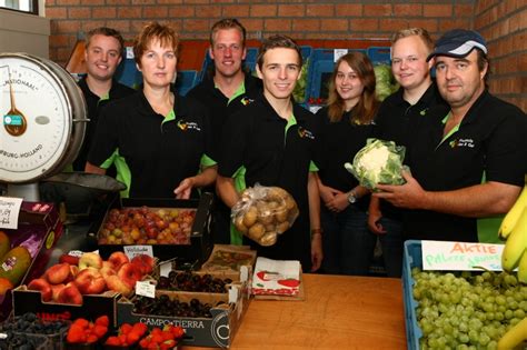 Ruunerwold, 't wold) is een dorp in de nederlandse provincie drenthe, behorende bij de gemeente de wolden; 30 jarig jubileum fruithuis Jan en Gea - Ruinerwold.info - altijd boven op het nieuws van Ruinerwold