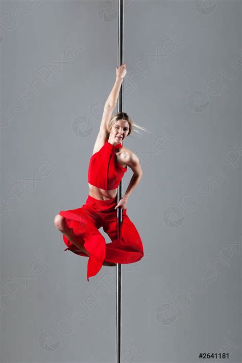 pole dance girl foto de stock 2641181 crushpixel