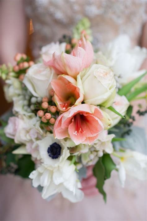 16 Stunning Summer Wedding Flowers Amaryllis And Anemones Bouquets