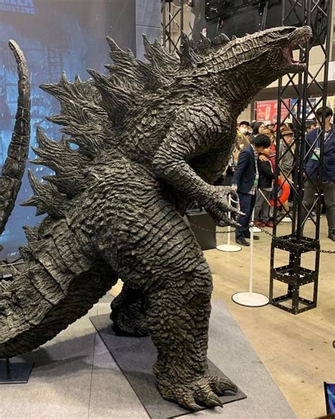 He's certainly quicker and more limber than the hulking godzilla, that's for sure. Pin by jiangjianglin on Godzilla | Kaiju monsters ...