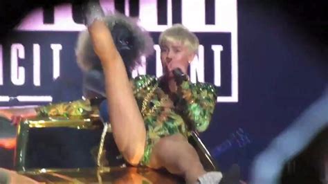 Miley Cyrus Los Angeles 2014 Concert Highlights Porn 75