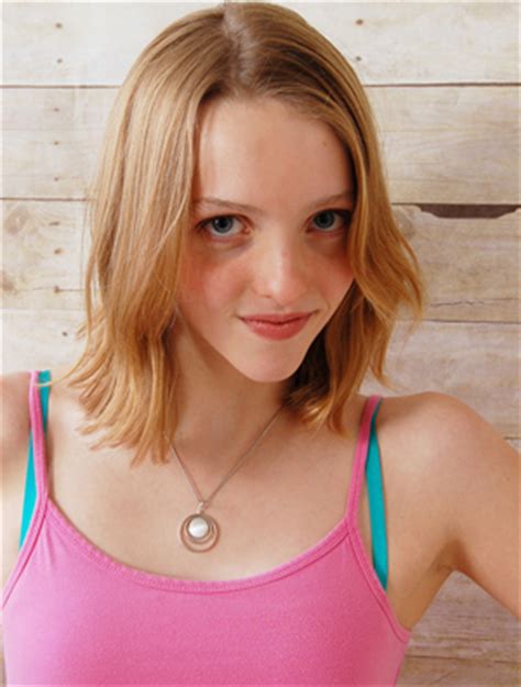 Fashionbank Photos Souleye Cisse Headshot Of A Teen Model With Short Blonde Hair Wearing