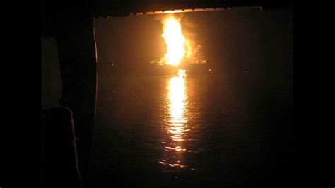 Oil Rig Explodes Off Louisiana Coast Missing Cbs