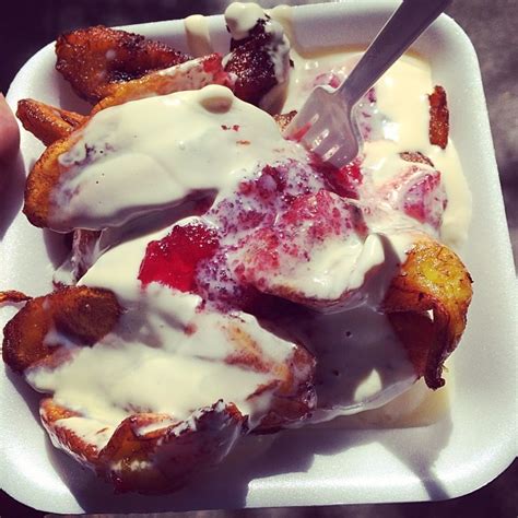 Even then there are so many options for frying ripe plantains, from how you slice them, to how ripe they are and if you shallow fry vs deep frying. Postre: plátanos fritos con crema, lechera y mermelada de ...