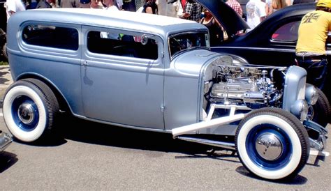 32 Ford Hiboy Victoria Sedan Chopped 11