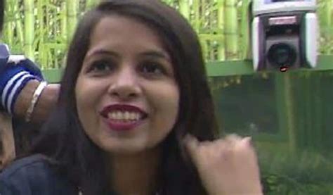 Bigg Boss 11 Dhinchak Pooja Is Already In Love And Here’s Who The Person Is Watch Video