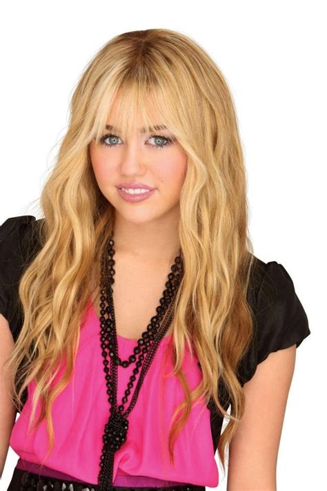 Hannah montana was known for wearing bright colors or pastel shades of pink and purple. Pin on Hannah Montana ️