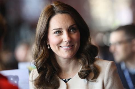 Pourquoi le prince william s'est attiré les foudres de son épouse. Kate Middleton eyebrows: How to get the Duchess of ...