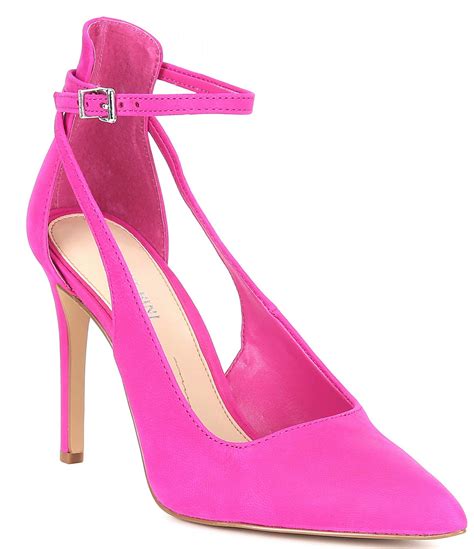 What To Wear With Pink Heels