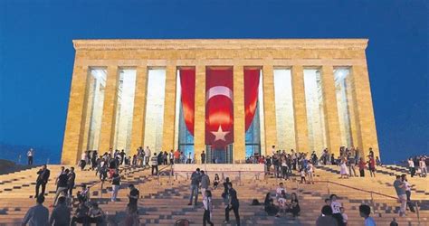 Atatürk'e bir anıtmezar yapma çalışmalarına 9 ekim 1944'te temeli atılan anıtkabir' in yapımı dokuz yılda tamamlandı. Anıtkabir'e onarım - Ankara Başkent Haberleri