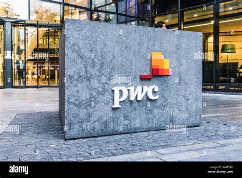 Pwc London Office Hi Res Stock Photography And Images Alamy