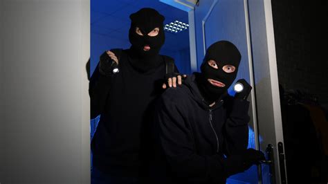 how burglars select their targets and the best deterrents door armor
