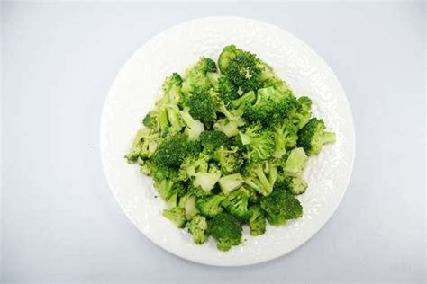 Always remember that fresh broccoli never smells weird or bad. These 21 Foods Are Making You Smell Bad Slideshow (With ...