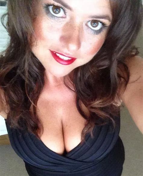 Karen Danczuk Pictures Labour Councillor Posts Sexiest Selfie Yet