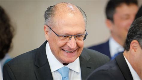 Presidente Lula é leal às promessas de campanha diz Alckmin