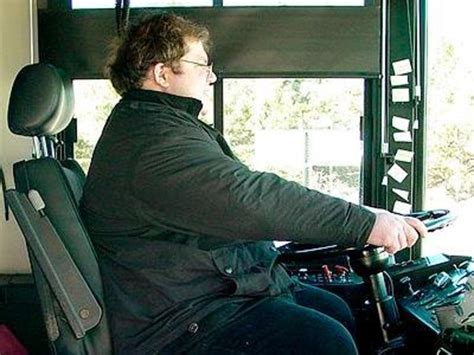 Στέλνουν τους υπέρβαρους οδηγούς λεωφορείων για αδυνάτισμα