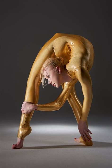 Incredible Photos Of The World S Bendiest Woman Contorting In Leotard For 2015 Calender
