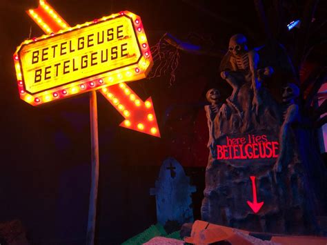 Photos Video Incredibly Detailed New Beetlejuice Room And Horrific