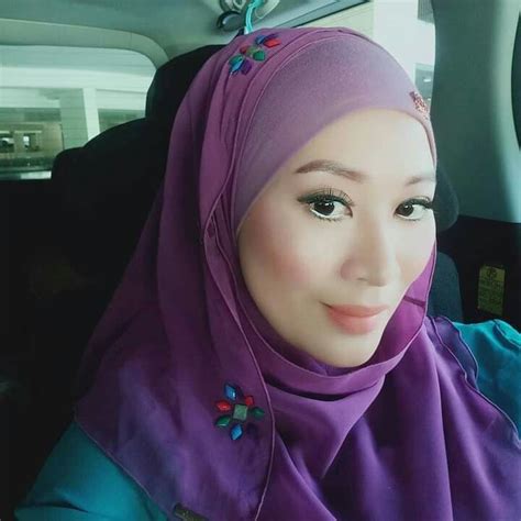 Pin By Arila Fuzunaki On Cipap Makcik Padu Fashion Hijab
