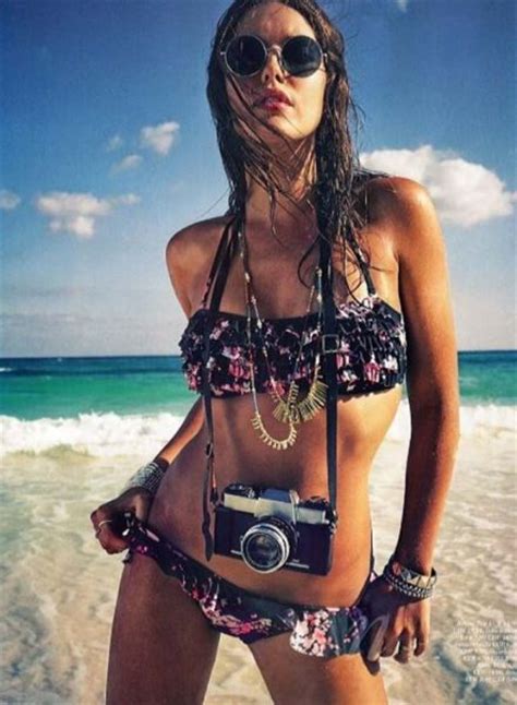sexy girls with cameras that can take my picture anytime 42 pics