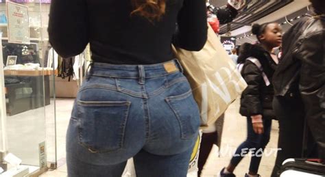 Bubble Butt Pawg In Tight Jeans Only Vip