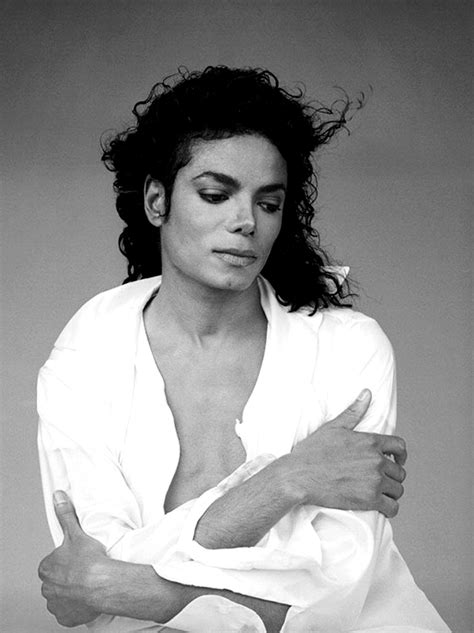 Michael jackson — remember the time 03:59. look at his arm! :O - Michael Jackson Photo (29126829 ...