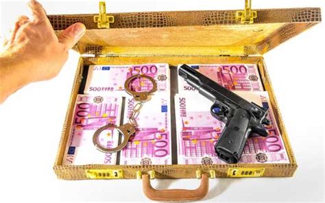 Ja es gibt wahrscheinlich noch viele scheine die im umlauf sind. 500-Euro-Scheine: Produktion wird Ende 2018 eingestellt ...