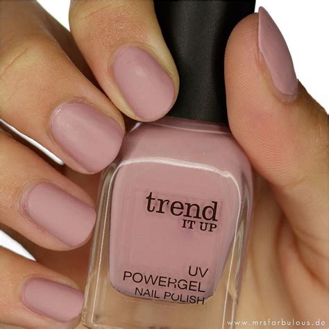 Testen sie neue trends wie metallic, glitzer oder nagellack in matter optik. Pin von MrsFarbulous Beauty Blog Schmi auf Nagellack ...