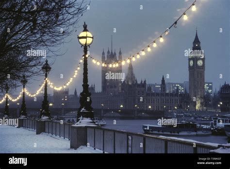 Snow Scene The Houses Of Parliament London England Uk Circa 1980s