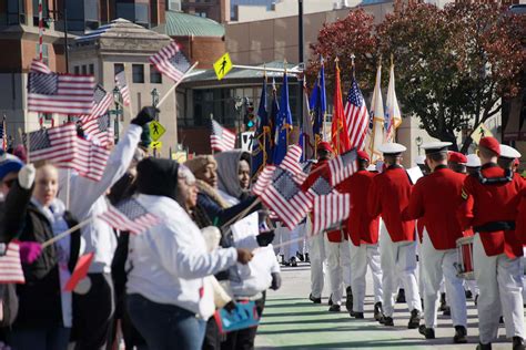 Veterans Day Parade Fights To Prevent Apathy So Milwaukees Retired